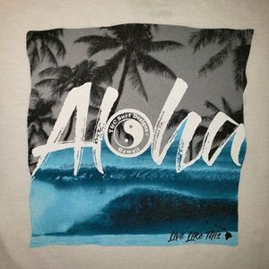 🌺T&C Surf Design Hawaii  Aloha t-shirt Size Small